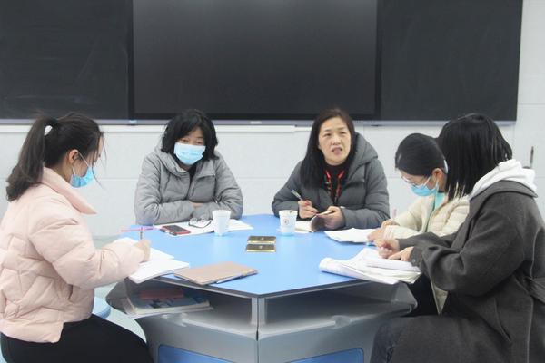 教研 (4) 教研 (4)